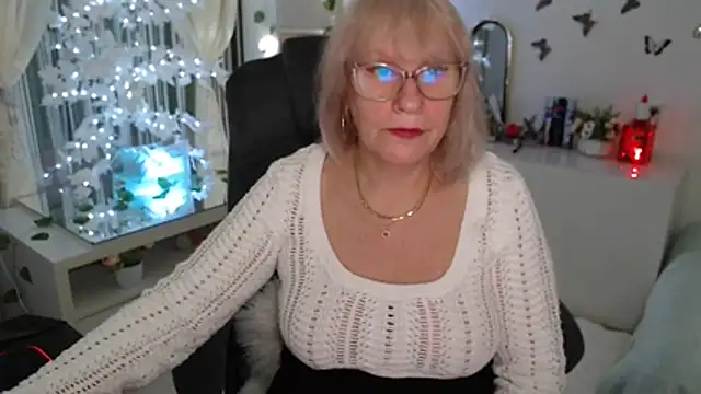 Ghertrude52 online show from December 17, 2025, 4:07 am