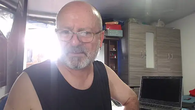 ferdinad20 online show from July 15, 2026, 3:28 pm