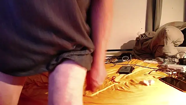 Vandrino online show from April 11, 2026, 3:33 am