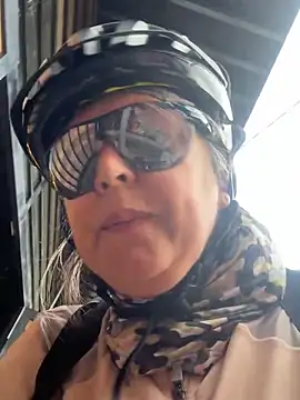 emma tour online show from October 26, 2025, 3:18 pm