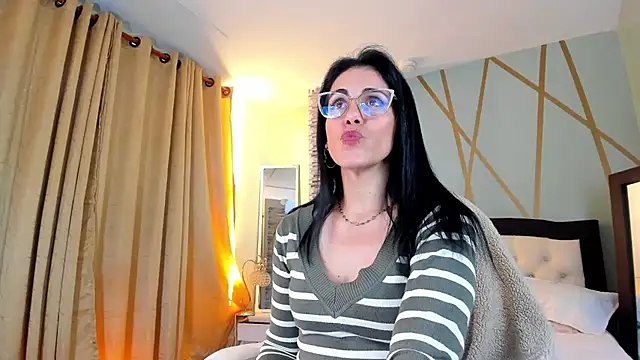 girasol walton online show from January 4, 2025, 10:34 pm