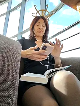 EvaXOAir online show from September 30, 2025, 3:44 am