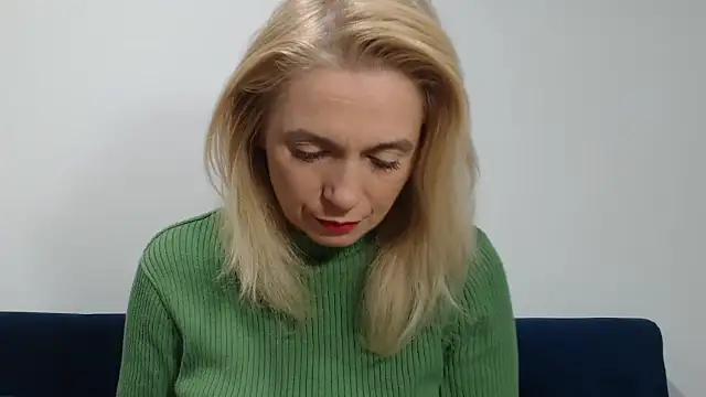 Snapshot of MysticCreature chatting on October 16, 2025, 3:18 am MysticCreature online show from October 16, 2025, 3:18 am