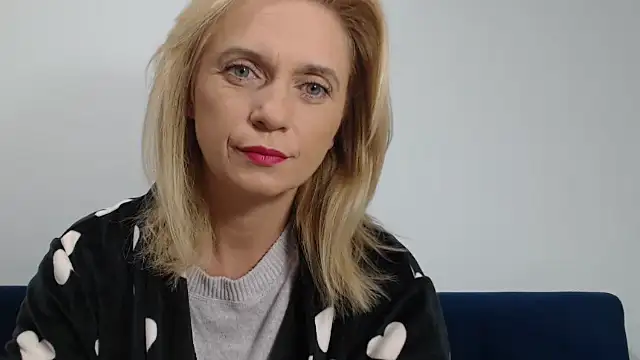 Snapshot of MysticCreature chatting on November 11, 2025, 4:23 am MysticCreature online show from November 11, 2025, 4:23 am