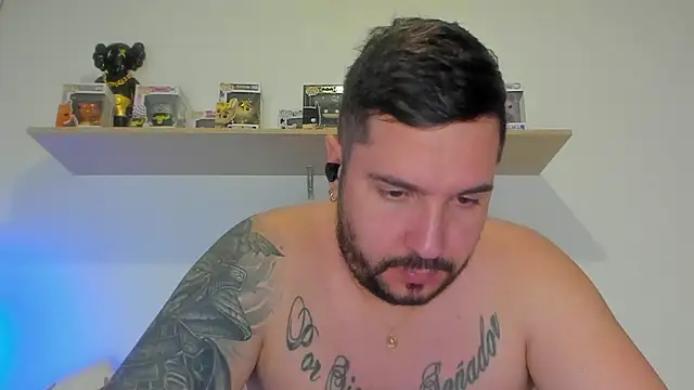 camilo restrepo21 online show from March 19, 2026, 1:09 am