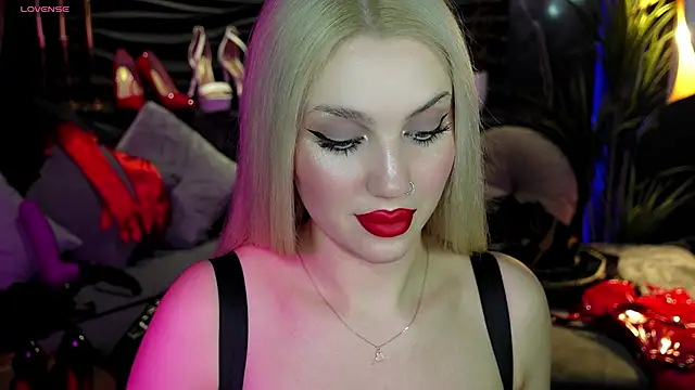 Snapshot of MistressDarsy chatting on December 24, 2024, 12:33 pm MistressDarsy online show from December 24, 2024, 12:33 pm