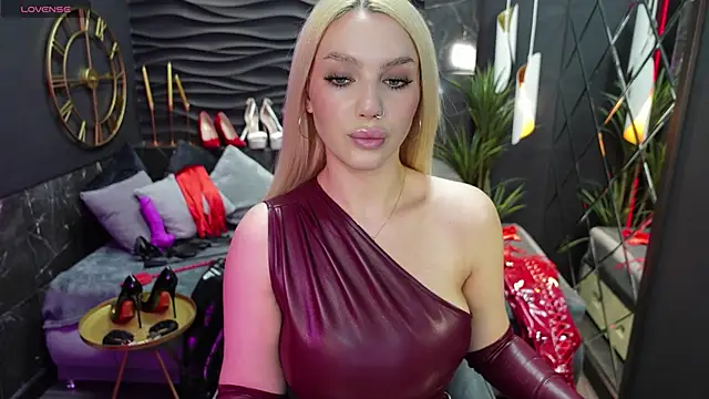 Snapshot of MistressDarsy chatting on February 10, 2025, 2:16 pm MistressDarsy online show from February 10, 2025, 2:16 pm