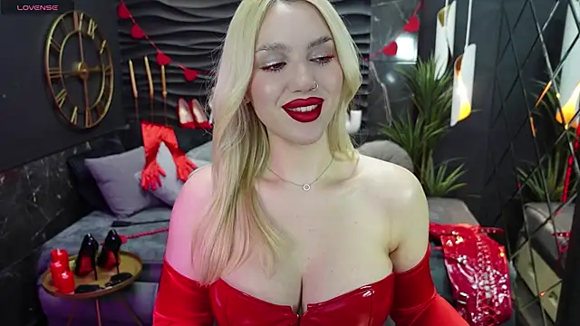 Snapshot of MistressDarsy chatting on February 14, 2025, 10:07 am MistressDarsy online show from February 14, 2025, 10:07 am