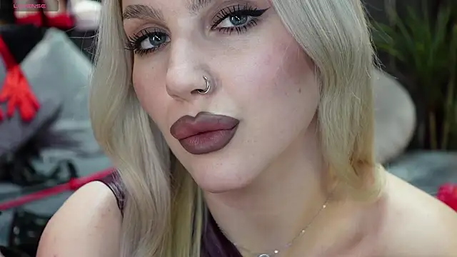 Snapshot of MistressDarsy chatting on February 17, 2025, 5:43 pm MistressDarsy online show from February 17, 2025, 5:43 pm