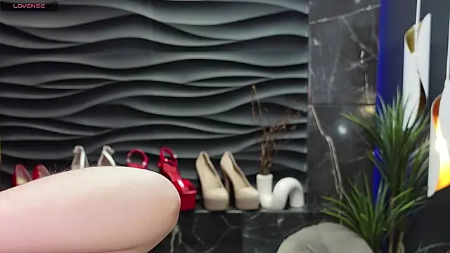 Snapshot of MistressDarsy chatting on February 20, 2025, 2:24 pm MistressDarsy online show from February 20, 2025, 2:24 pm