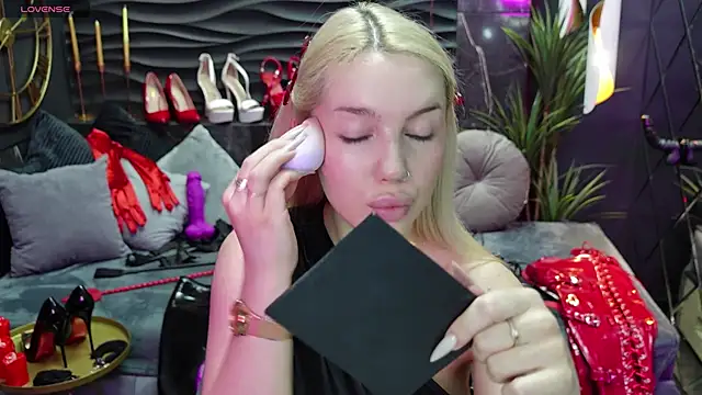 Snapshot of MistressDarsy chatting on March 4, 2025, 1:59 pm MistressDarsy online show from March 4, 2025, 1:59 pm