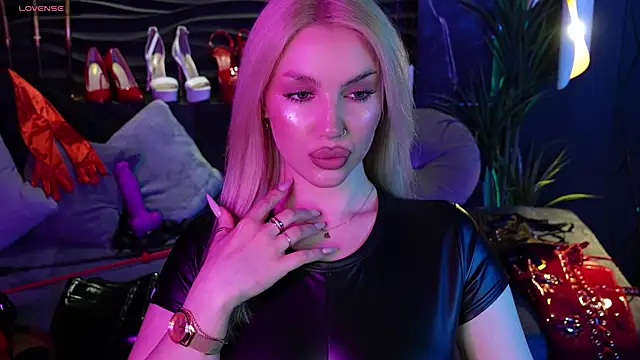 Snapshot of MistressDarsy chatting on March 19, 2025, 10:11 am MistressDarsy online show from March 19, 2025, 10:11 am