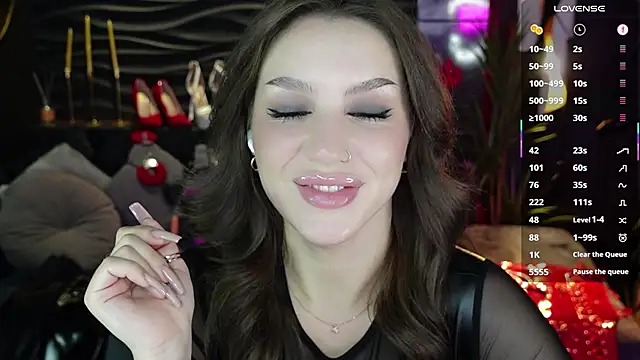 Snapshot of MistressDarsy chatting on October 25, 2025, 6:43 am MistressDarsy online show from October 25, 2025, 6:43 am