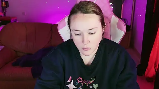 kisicaxx online show from January 18, 2025, 12:47 pm