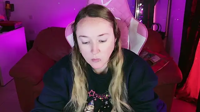 kisicaxx online show from January 19, 2025, 12:06 pm