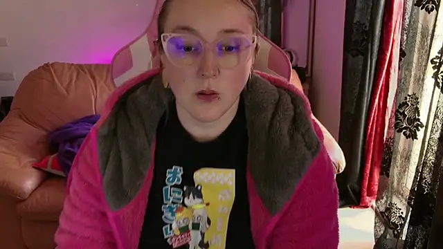 kisicaxx online show from January 20, 2025, 1:00 pm