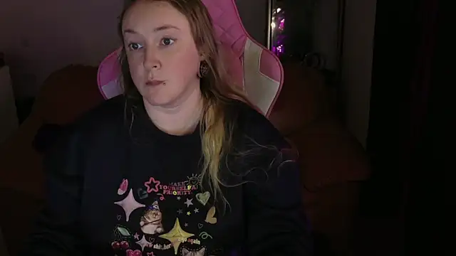 kisicaxx online show from January 21, 2025, 7:17 pm