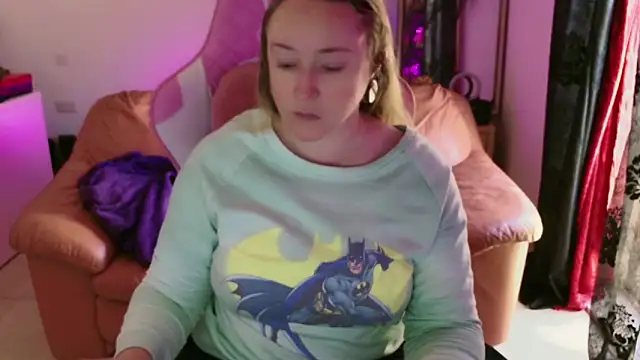 kisicaxx online show from January 23, 2025, 1:24 pm