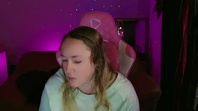 kisicaxx online show from January 23, 2025, 4:26 pm