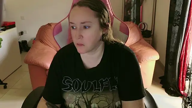 kisicaxx online show from January 26, 2025, 11:28 am