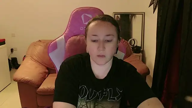 kisicaxx online show from January 26, 2025, 5:55 pm