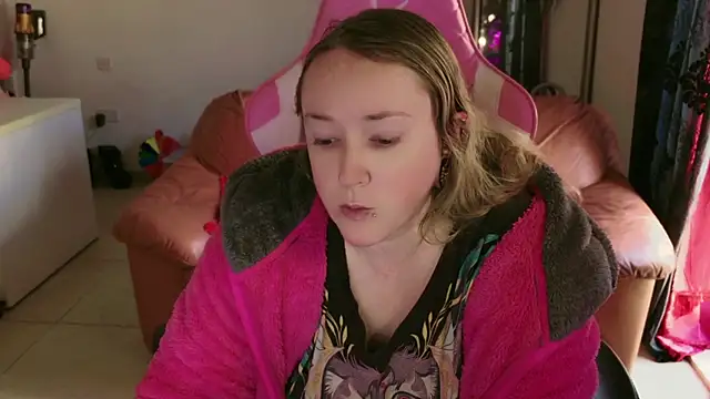 kisicaxx online show from January 31, 2025, 1:56 pm