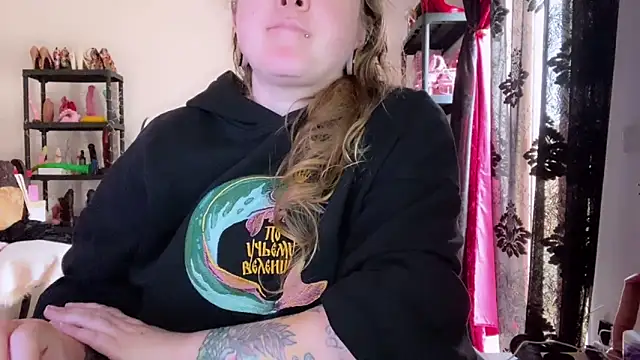 kisicaxx online show from March 9, 2026, 1:26 pm