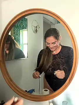 Snapshot of lovely_beast chatting on October 14, 2025, 4:30 pm lovely beast online show from October 14, 2025, 4:30 pm