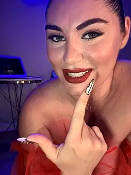 Snapshot of lovely_beast chatting on November 11, 2025, 5:46 pm lovely beast online show from November 11, 2025, 5:46 pm