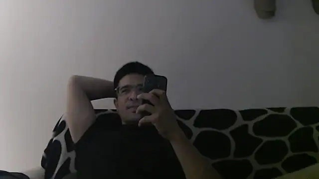 Snapshot of SebastianReiss chatting on November 7, 2025, 6:08 pm SebastianReiss online show from November 7, 2025, 6:08 pm