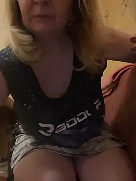 Irina2909xh online show from March 9, 2026, 11:53 pm