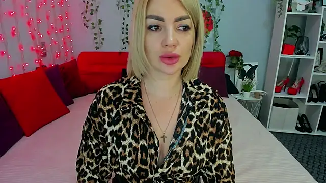 LunaBellucci online show from January 18, 2026, 11:58 am