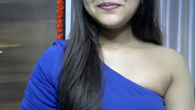 Snapshot of selen_5 chatting on October 17, 2025, 6:43 pm selen 5 online show from October 17, 2025, 6:43 pm