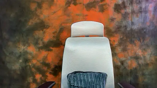 Snapshot of selen_5 chatting on November 6, 2025, 6:20 pm selen 5 online show from November 6, 2025, 6:20 pm