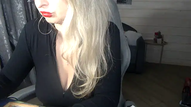 RubiLakros online show from September 11, 2025, 8:53 pm