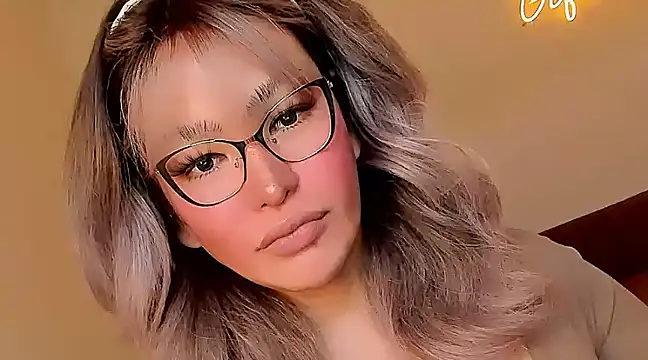 Snapshot of GiftedGirl4u chatting on March 7, 2025, 6:24 am GiftedGirl4u online show from March 7, 2025, 6:24 am