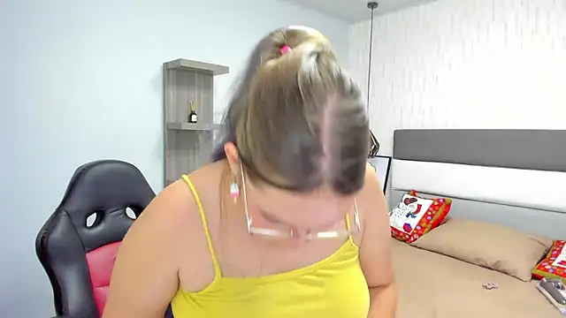 LEYNABRAUN online show from January 3, 2025, 3:55 pm