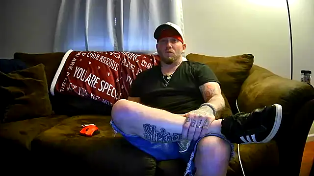 Livingpuddle online show from July 18, 2026, 12:37 am