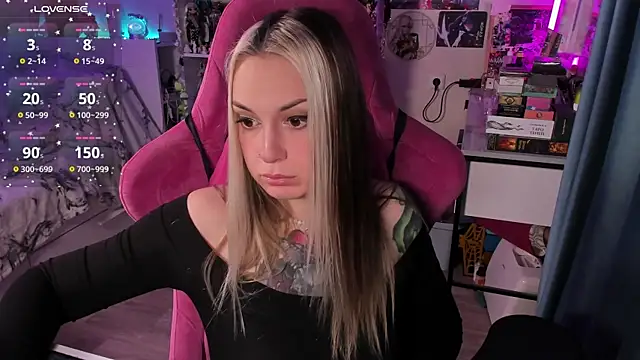 ChloeKohaku online show from November 20, 2025, 3:28 am