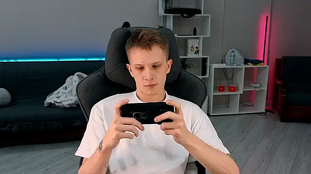 Snapshot of arlekincrop chatting on September 23, 2025, 5:05 pm arlekincrop online show from September 23, 2025, 5:05 pm