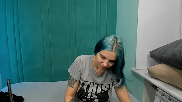 JuliaBusty online show from December 16, 2025, 4:28 am