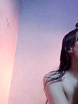 QueenSoreal online show from March 7, 2025, 4:33 pm