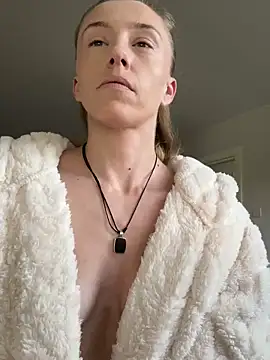 Snapshot of Heidi_Harper chatting on January 14, 2025, 2:22 pm Heidi Harper online show from January 14, 2025, 2:22 pm