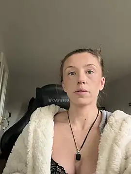 Snapshot of Heidi_Harper chatting on January 23, 2025, 9:08 am Heidi Harper online show from January 23, 2025, 9:08 am