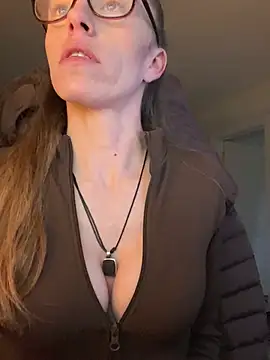 Snapshot of Heidi_Harper chatting on February 6, 2025, 4:47 pm Heidi Harper online show from February 6, 2025, 4:47 pm