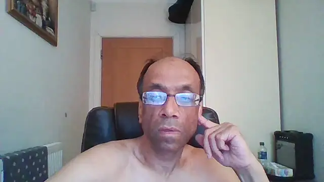 rauncher1 online show from September 29, 2025, 10:53 am