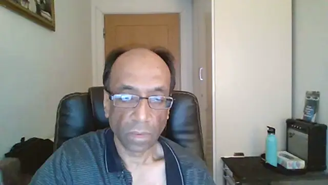 Snapshot of rauncher1 chatting on February 21, 2026, 1:45 pm rauncher1 online show from February 21, 2026, 1:45 pm