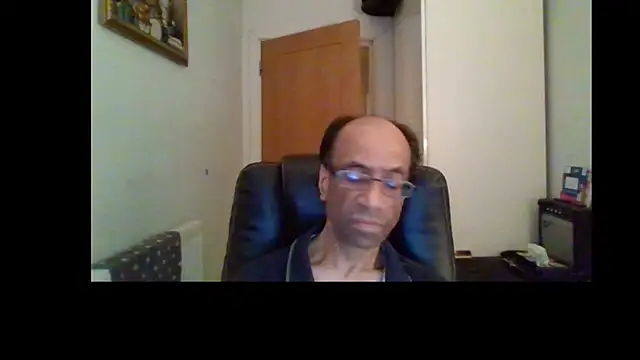 Snapshot of rauncher1 chatting on June 26, 2026, 9:19 pm rauncher1 online show from June 26, 2026, 9:19 pm