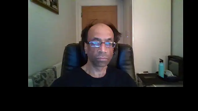 Snapshot of rauncher1 chatting on July 11, 2026, 12:57 am rauncher1 online show from July 11, 2026, 12:57 am