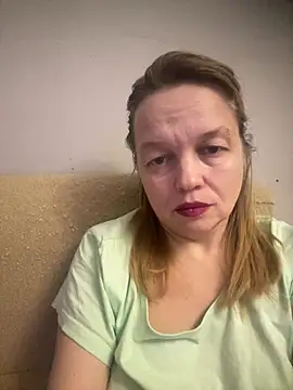 Snapshot of Susanel chatting on January 4, 2025, 6:09 pm Susanel online show from January 4, 2025, 6:09 pm